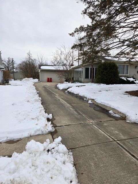 Tiny photo for 35 Arlington Avenue, London, OH 43140 (MLS # 226004250)