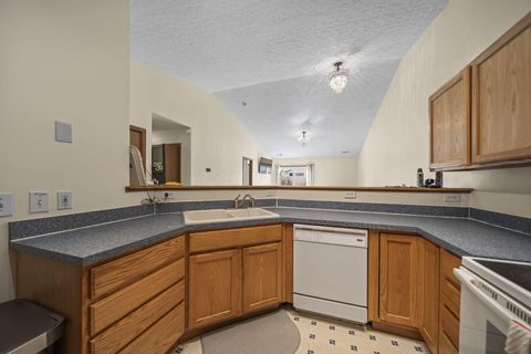 Tiny photo for 1521 October Ridge Court, Columbus, OH 43223 (MLS # 226003256)