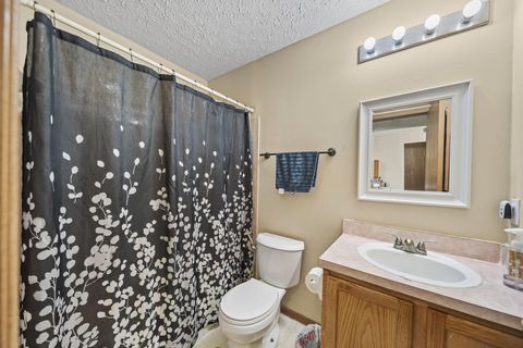 Tiny photo for 1521 October Ridge Court, Columbus, OH 43223 (MLS # 226003256)