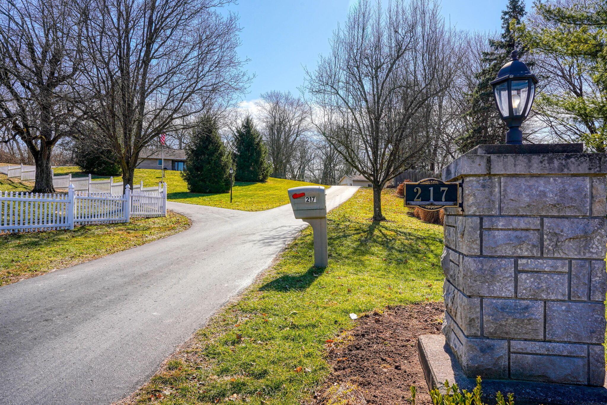 217 Linden Lane, Circleville, Ohio image 4