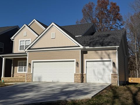 Photo of 3832 Emmons Avenue, Columbus, OH 43219 (MLS # 225043318)