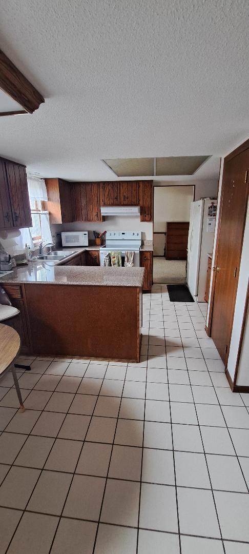 505 Marion Manor Woods, Newark, Ohio image 2