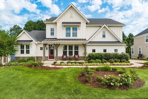 Photo of 8458 Chesapeake Way, Pickerington, OH 43147 (MLS # 225029490)