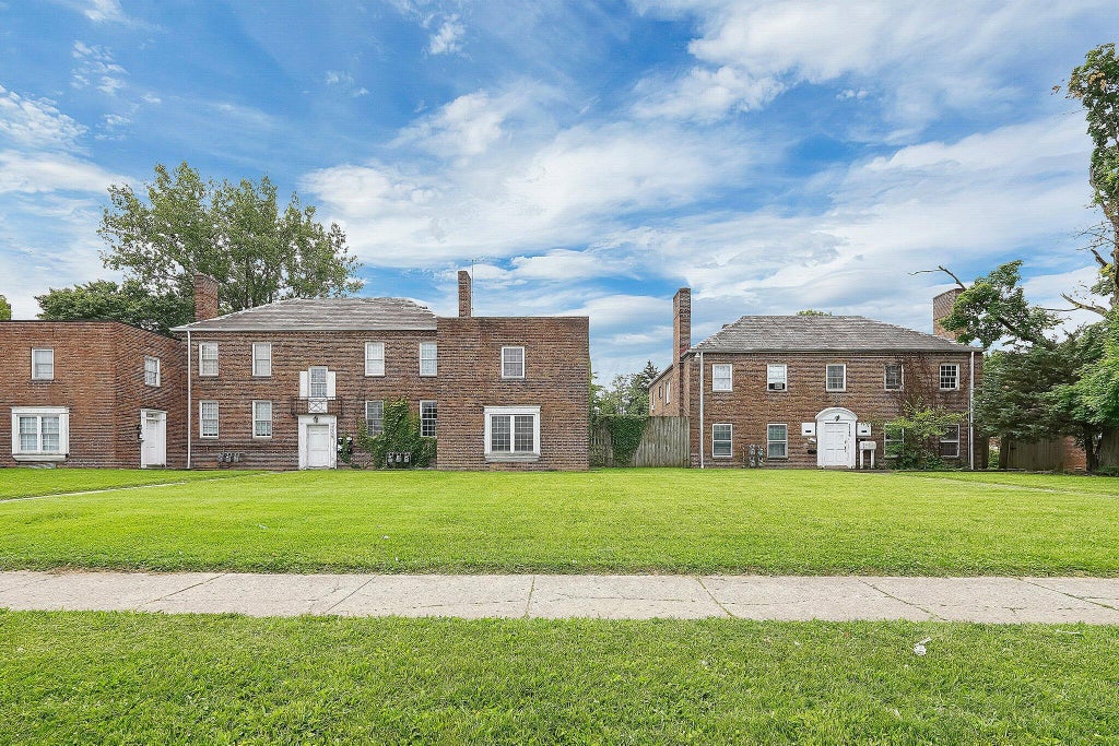 Photo of 3349 E Broad Street, Columbus, OH 43213 (MLS # 226037177)