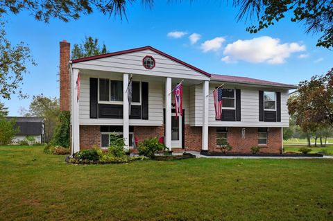 Photo of 6285 Bausch Road, Galloway, OH 43119 (MLS # 225038447)
