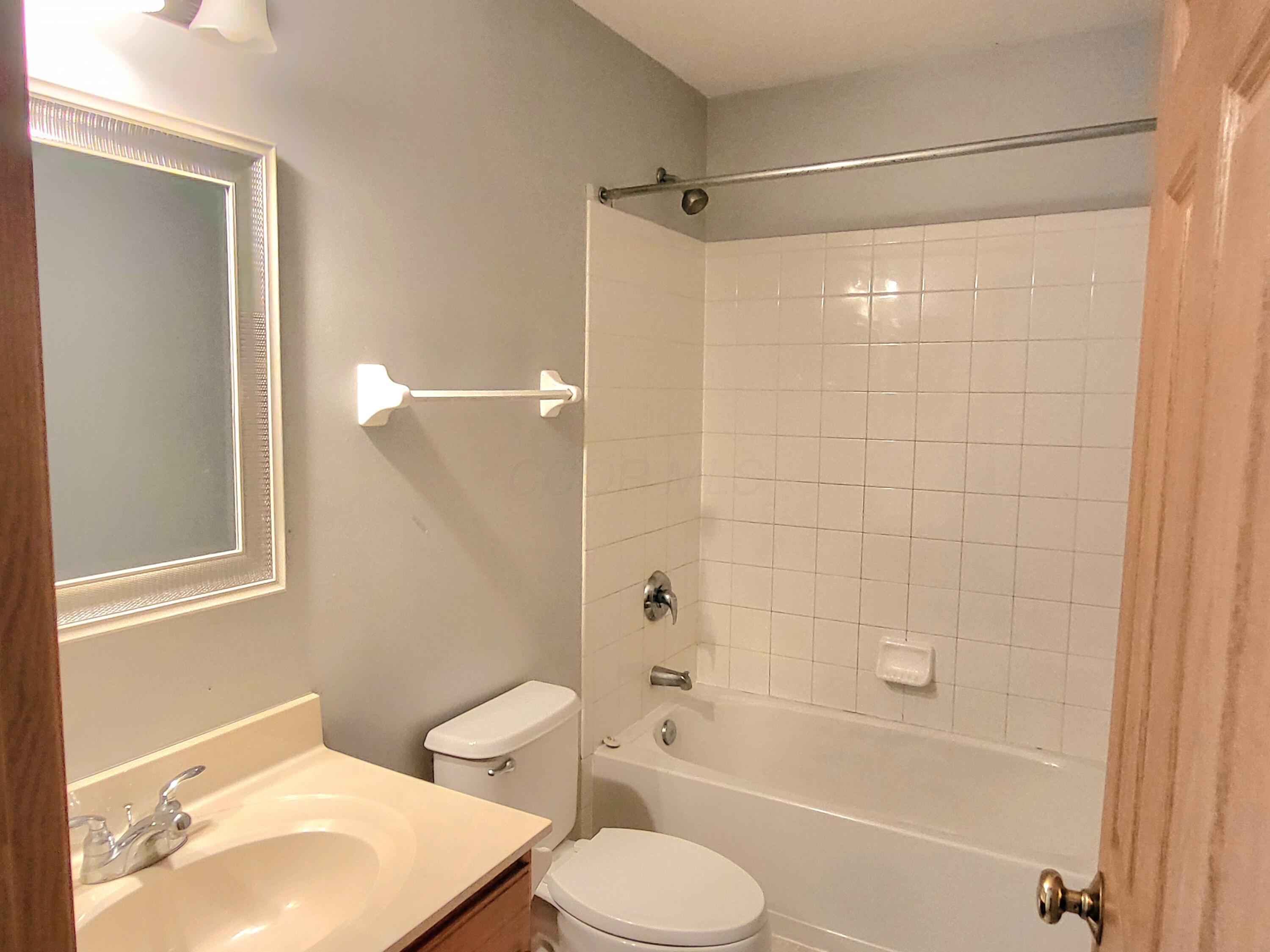 5946 Wellbrid Drive, Galloway, Ohio image 20