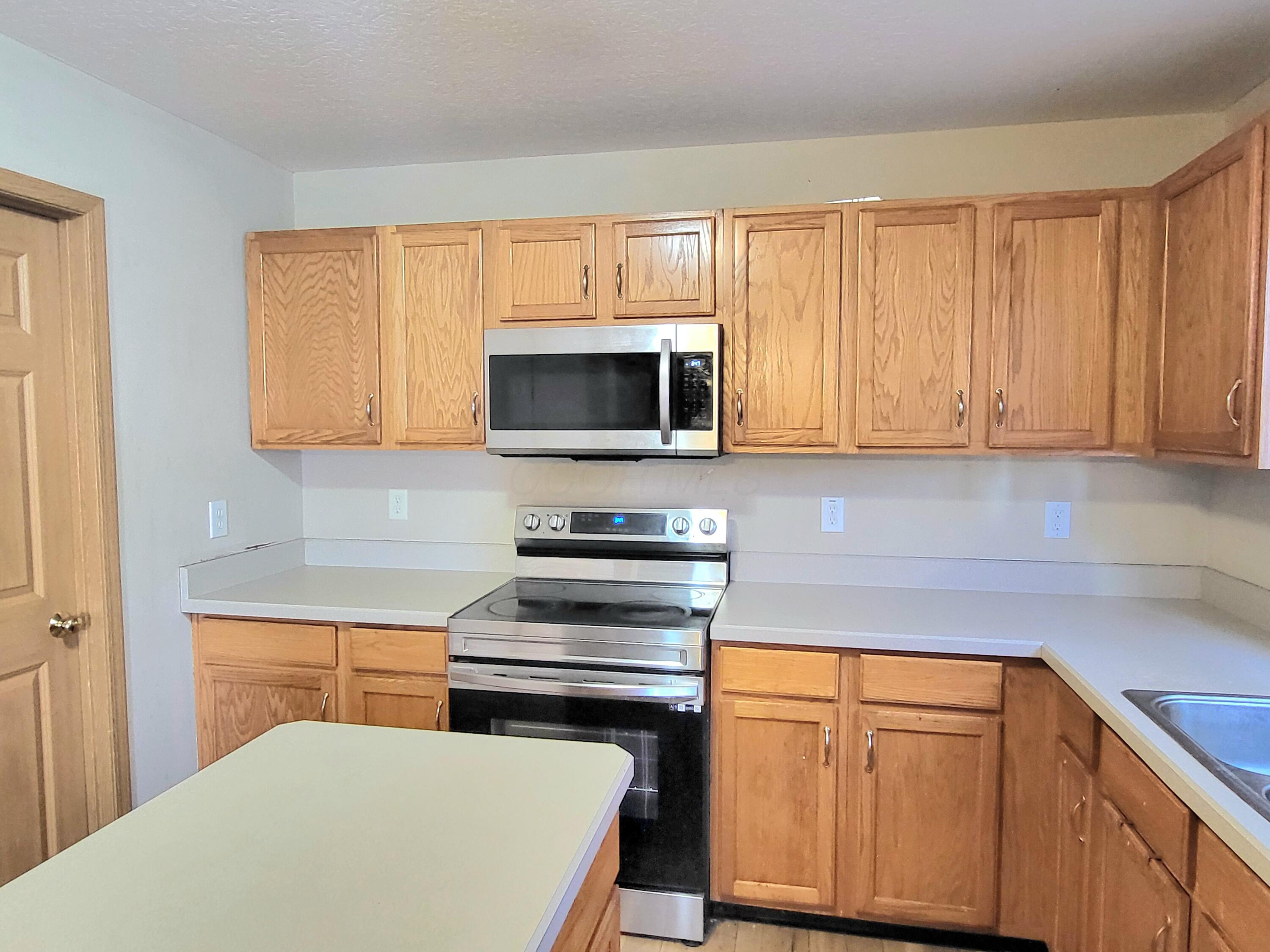 5946 Wellbrid Drive, Galloway, Ohio image 16