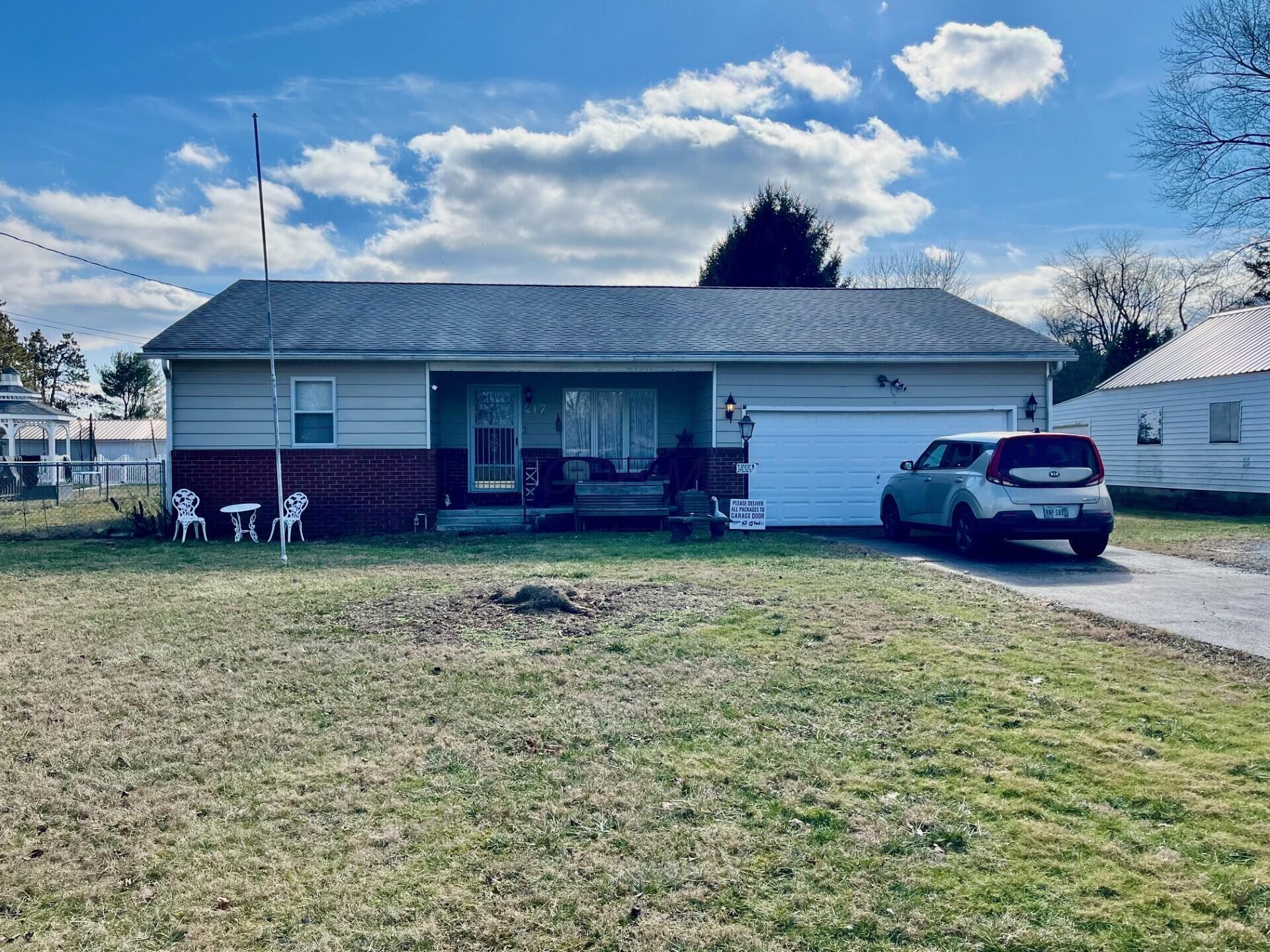 217 N Vernon Avenue, Newark, Ohio image 2