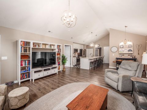 Tiny photo for 6011 Warbling Lane 33 #33, Westerville, OH 43081 (MLS # 225041086)