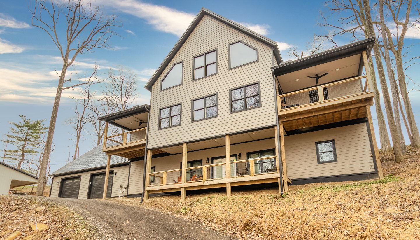 670 Natchez Lane, Sugar Grove, Ohio image 3