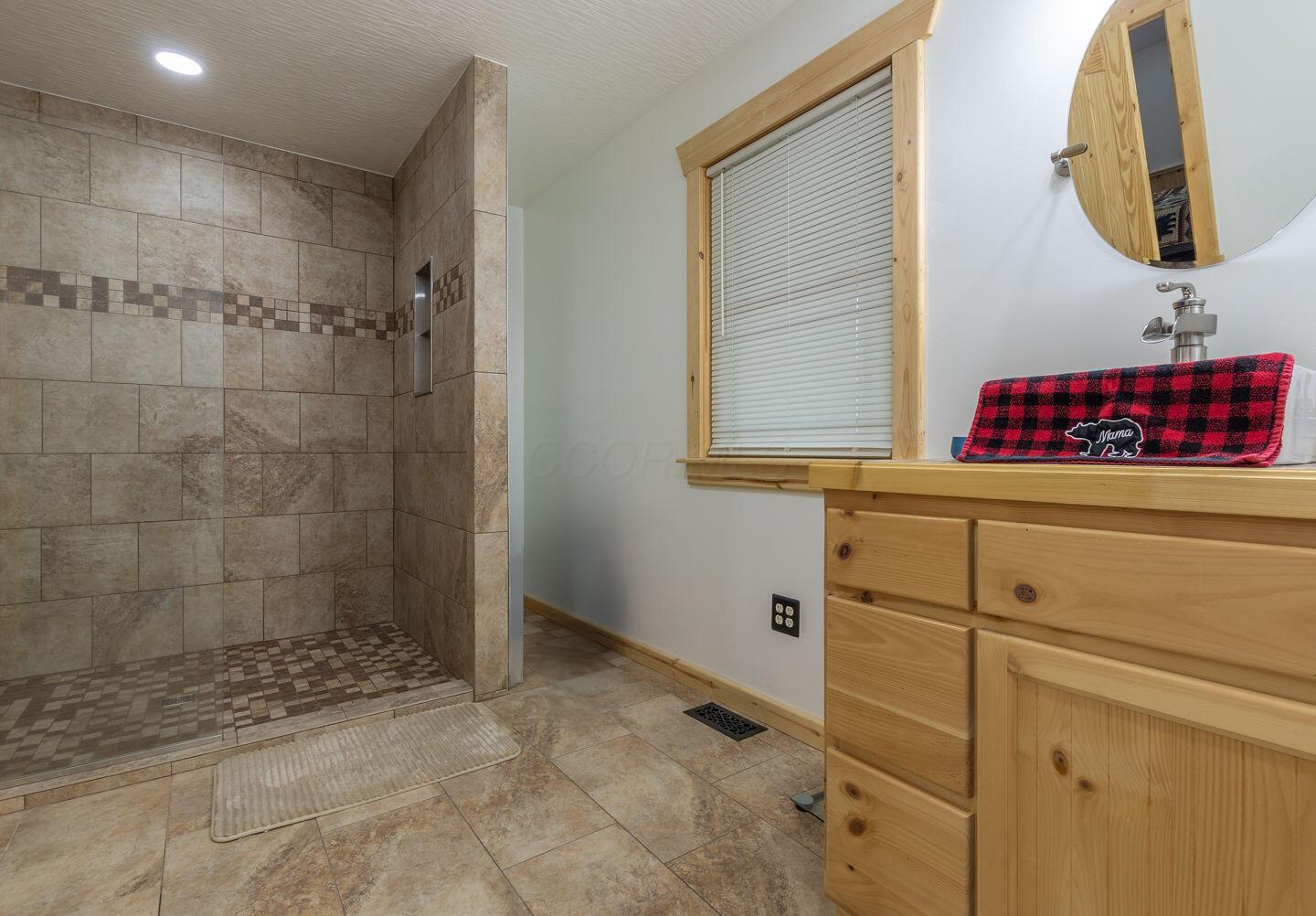670 Natchez Lane, Sugar Grove, Ohio image 36