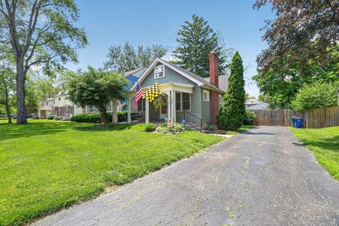 Photo of 707 S Broadleigh Road, Columbus, OH 43209 (MLS # 226017836)