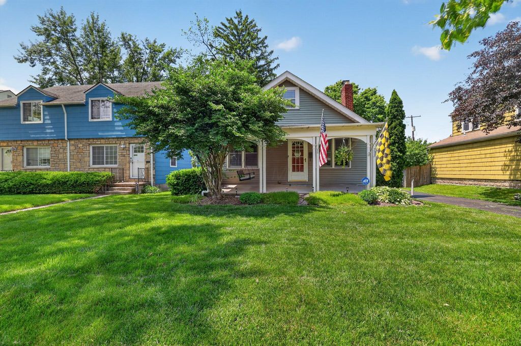 Photo of 707 S Broadleigh Road, Columbus, OH 43209 (MLS # 226017836)