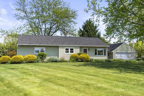 Photo of 18239 Hopewell Road, Mount Vernon, OH 43050 (MLS # 226016188)