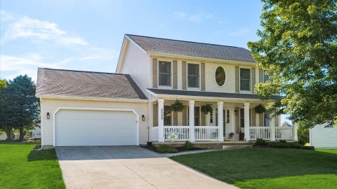 Photo of 2098 Heidi Way, Newark, OH 43055 (MLS # 226020637)