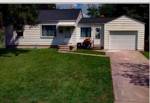 Photo of 2010 Melrose Avenue, Columbus, OH 43224 (MLS # 226000371)