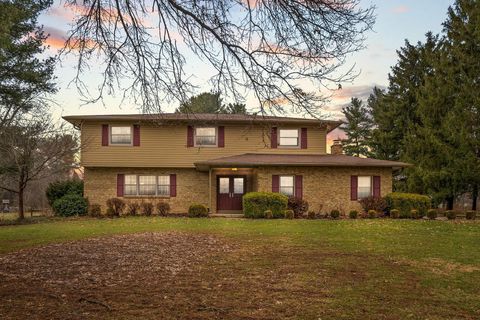 Photo of 8914 Stonehenge Drive NW, Pickerington, OH 43147 (MLS # 226006400)