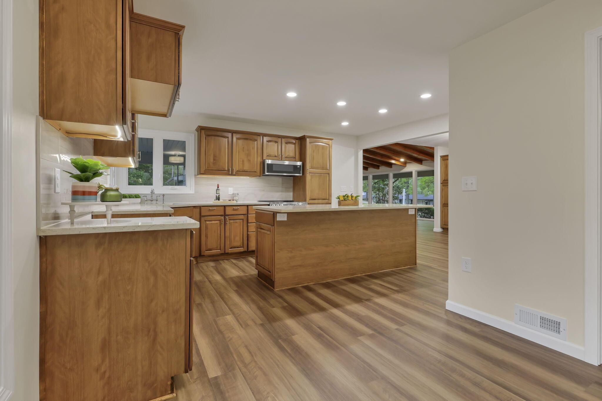 1364 Longwood Drive, Lancaster, Ohio image 16