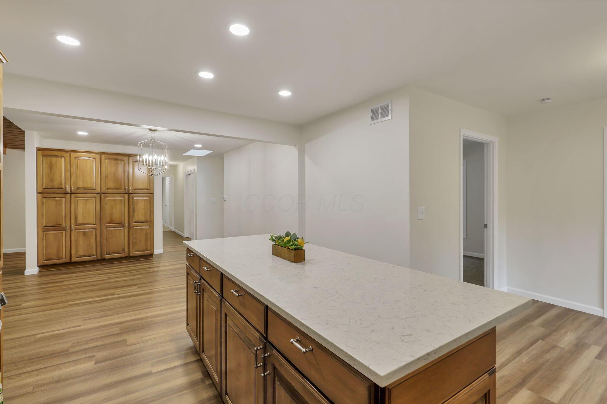1364 Longwood Drive, Lancaster, Ohio image 13