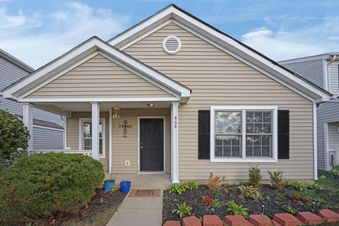 Tiny photo for 464 Assembly Street 53 #53, Galloway, OH 43119 (MLS # 225040567)