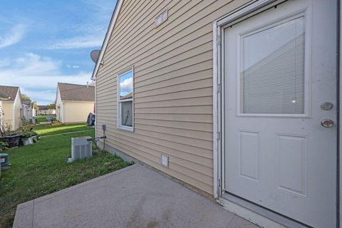 Tiny photo for 464 Assembly Street 53 #53, Galloway, OH 43119 (MLS # 225040567)