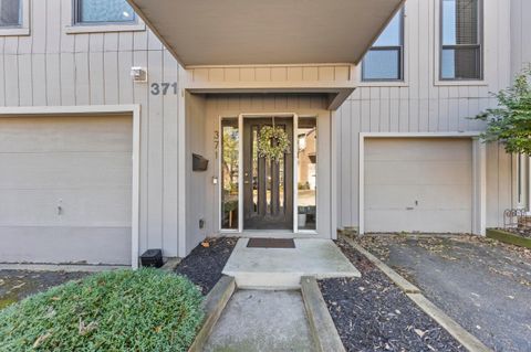 Photo of 371 Olentangy Forest Drive 6C #6C, Columbus, OH 43214 (MLS # 225038128)