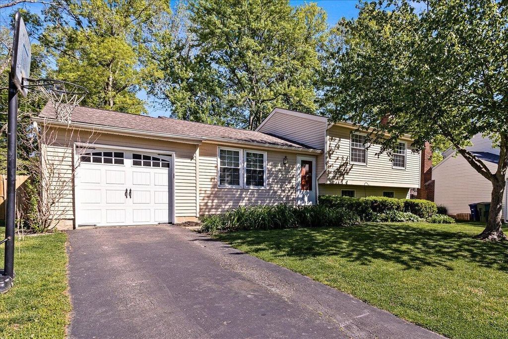Photo of 2370 Benning Drive, Powell, OH 43065 (MLS # 226016026)