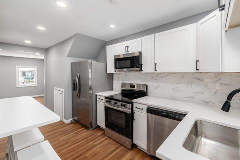 Tiny photo for 2173 N Lexington Avenue, Columbus, OH 43211 (MLS # 225037365)