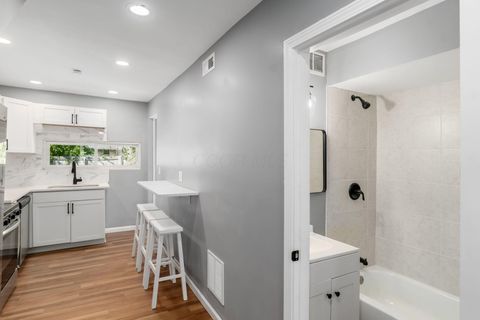 Tiny photo for 2173 N Lexington Avenue, Columbus, OH 43211 (MLS # 225037365)