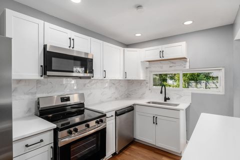Tiny photo for 2173 N Lexington Avenue, Columbus, OH 43211 (MLS # 225037365)
