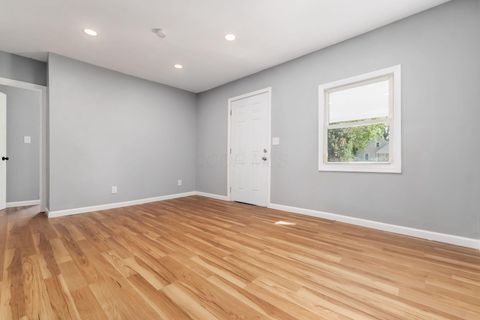 Tiny photo for 2173 N Lexington Avenue, Columbus, OH 43211 (MLS # 225037365)
