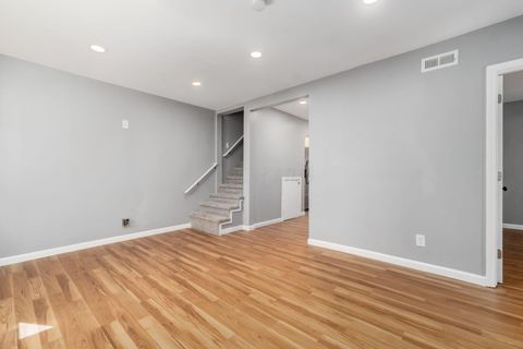 Tiny photo for 2173 N Lexington Avenue, Columbus, OH 43211 (MLS # 225037365)