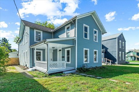 Photo of 265 W Church Street, Newark, OH 43055 (MLS # 225038375)