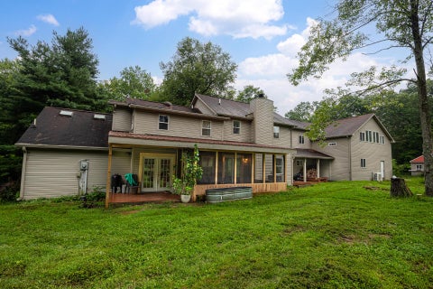Tiny photo for 28091 Mckee Road, Frazeysburg, OH 43822 (MLS # 226031574)