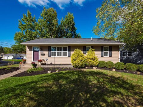 Photo of 2308 Shrewsbury Road, Columbus, OH 43221 (MLS # 225039423)