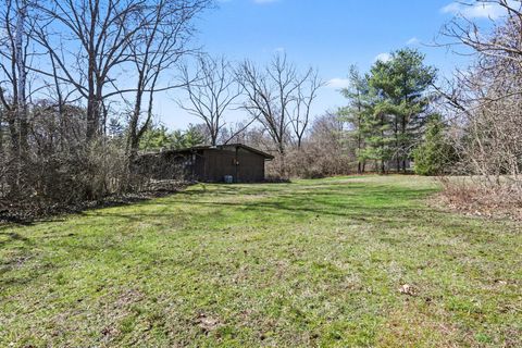 Photo of 820 Old Woods Road, Columbus, OH 43235 (MLS # 226007584)