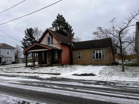 102 Cedar Street S Danville OH 43014