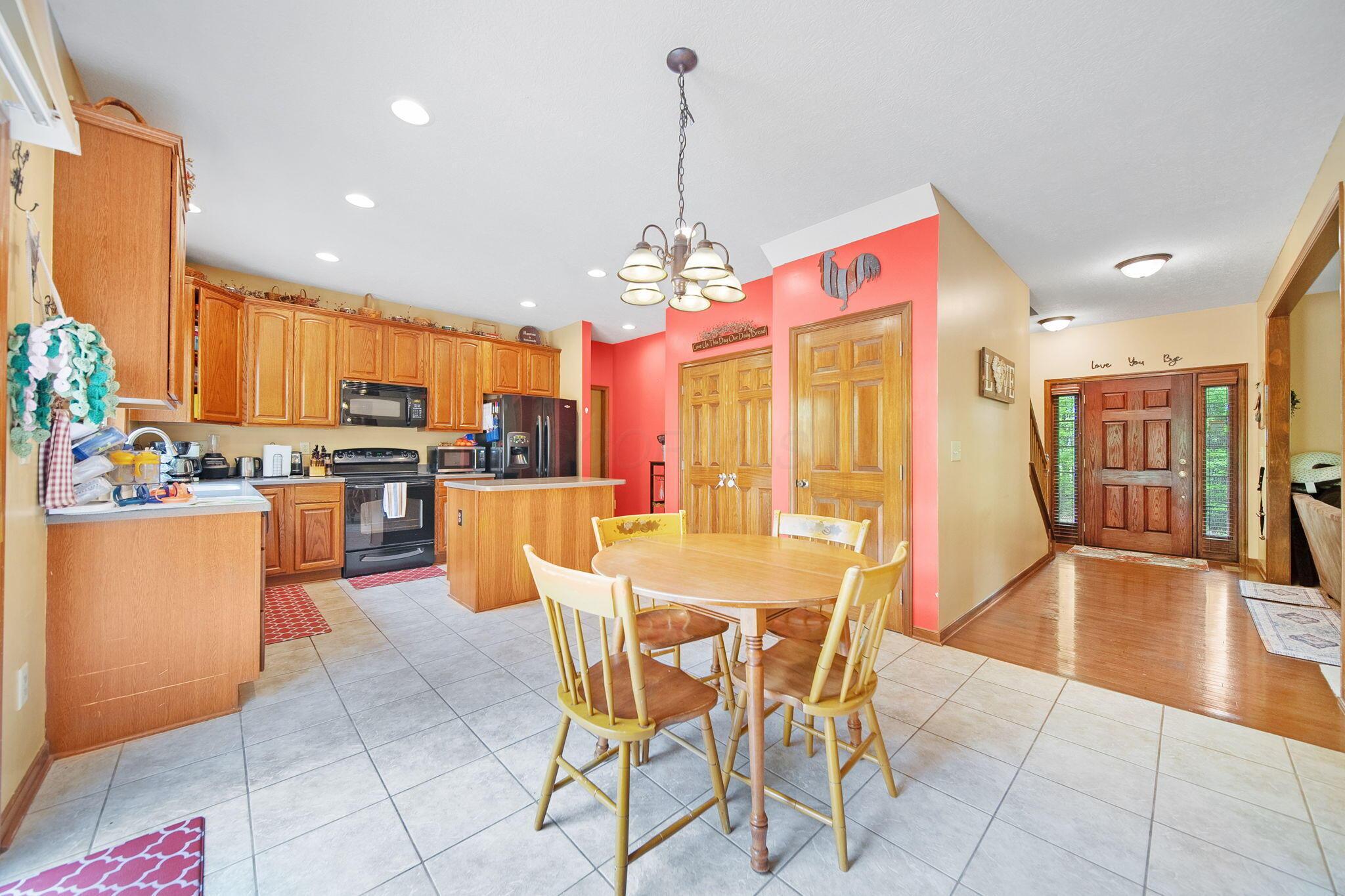 12094 Beech Tree Court, Thornville, Ohio image 17