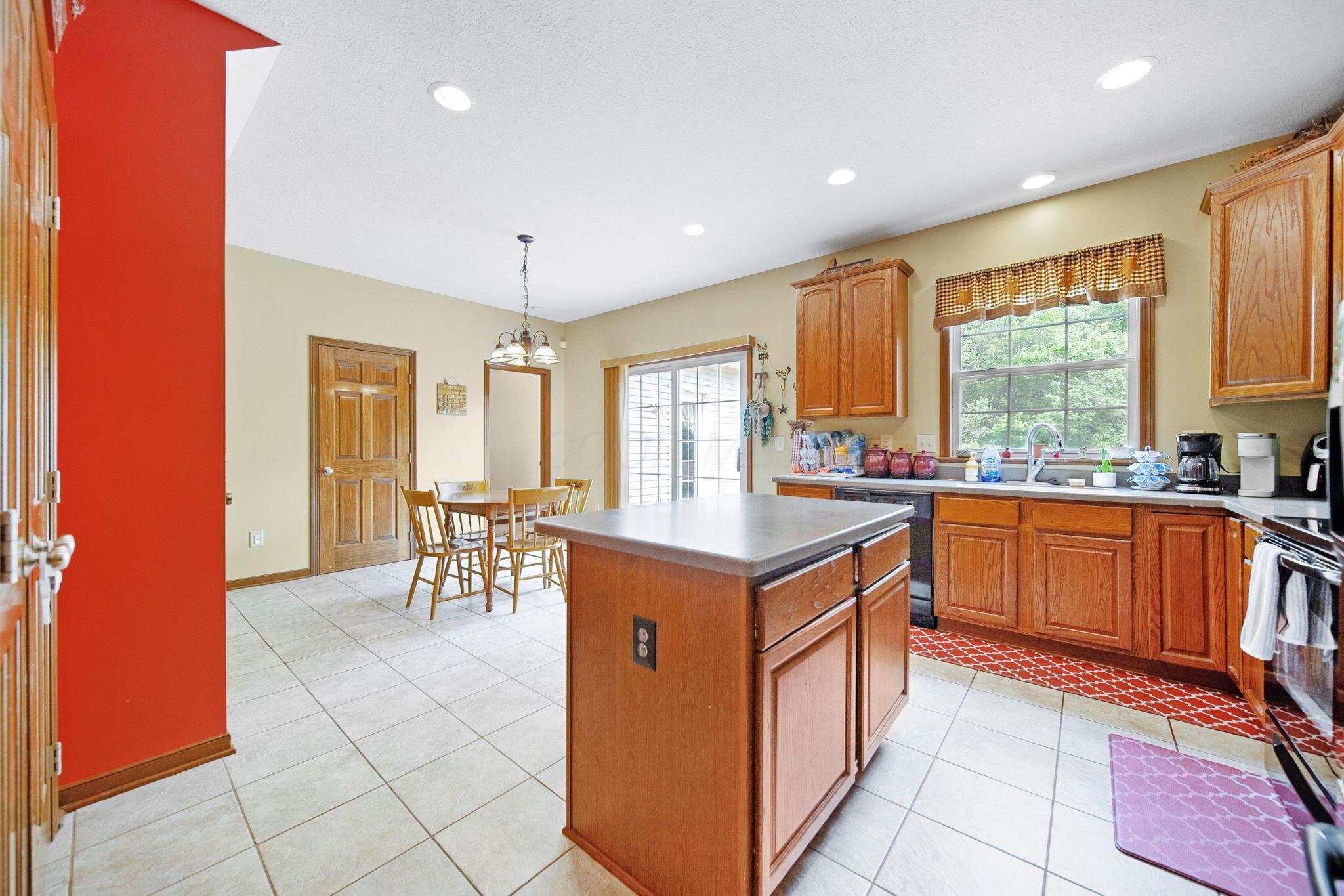 12094 Beech Tree Court, Thornville, Ohio image 13