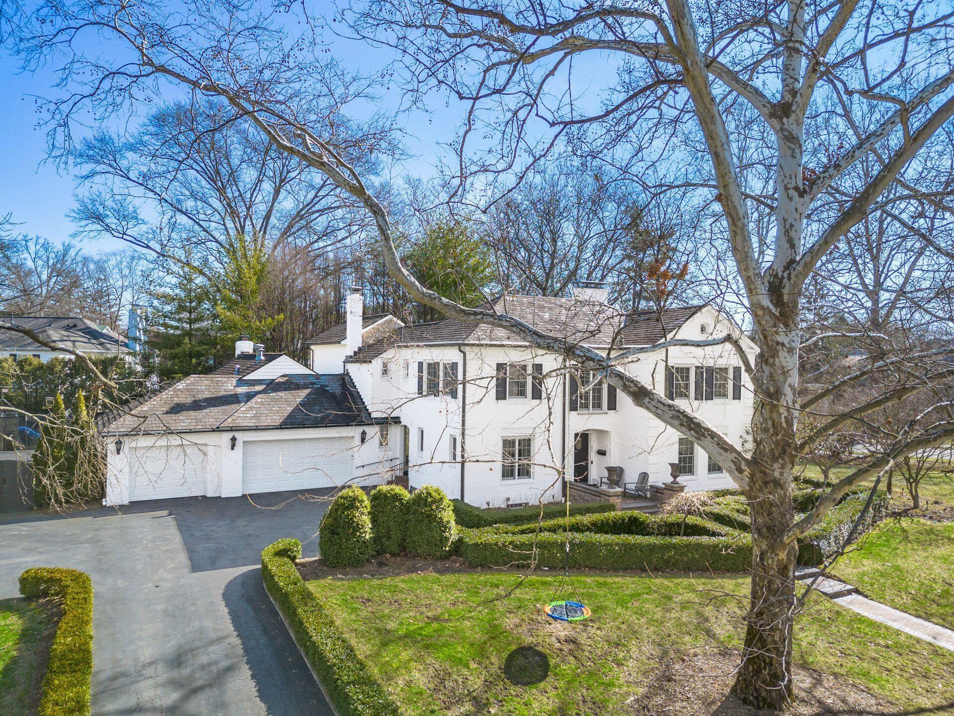 250 Ashbourne Road, Bexley, Ohio image 2