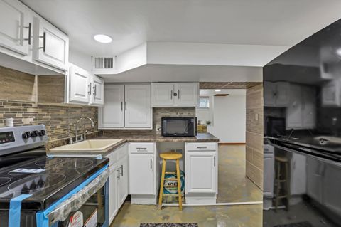 Tiny photo for 1751 Bide A Wee Park Avenue, Columbus, OH 43205 (MLS # 225037444)