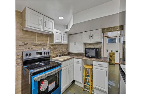 Tiny photo for 1751 Bide A Wee Park Avenue, Columbus, OH 43205 (MLS # 225037444)