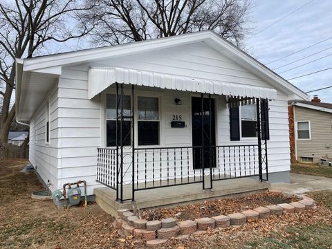 Photo of 215 Summitview Drive, Lancaster, OH 43130 (MLS # 226002561)