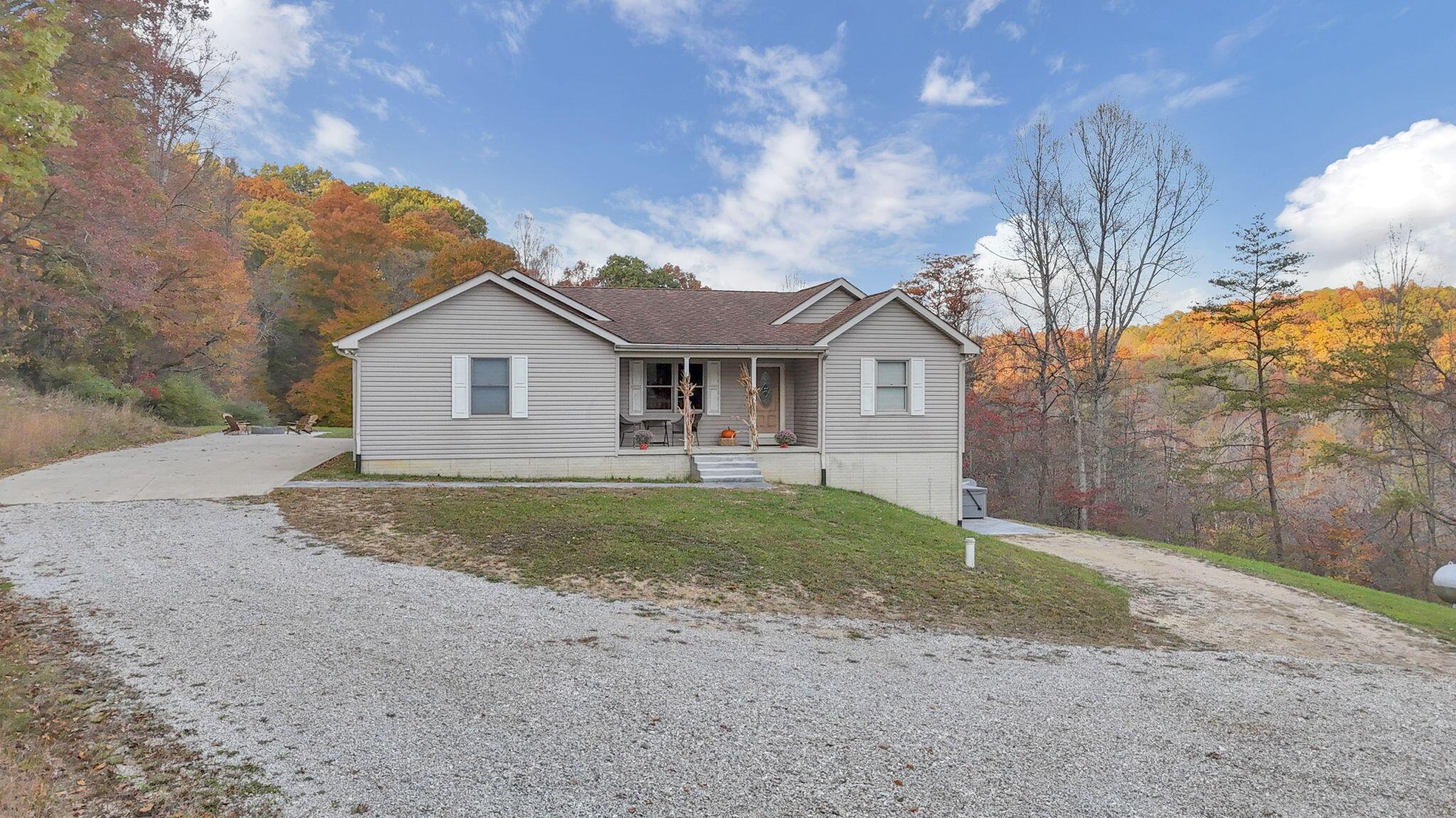 12371 E Buck Run Road, Rockbridge, Ohio image 2