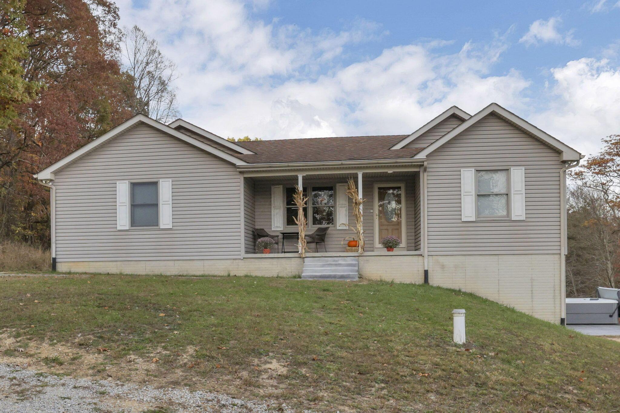 12371 E Buck Run Road, Rockbridge, Ohio image 4