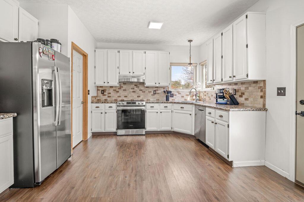 Hilliard, Ohio 43026, United States, 4 Bedrooms Bedrooms, ,3 BathroomsBathrooms,Residential,Contingent,113051