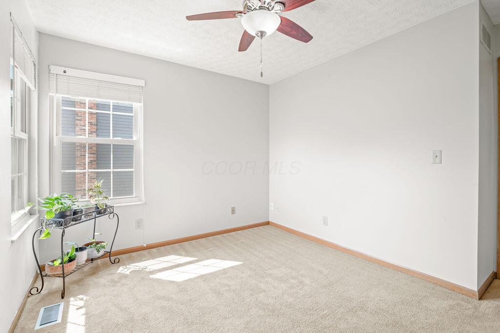 Hilliard, Ohio 43026, United States, 4 Bedrooms Bedrooms, ,3 BathroomsBathrooms,Residential,Contingent,113051