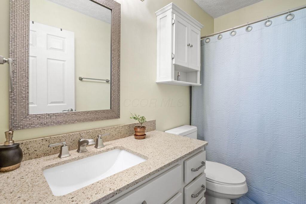 Hilliard, Ohio 43026, United States, 4 Bedrooms Bedrooms, ,3 BathroomsBathrooms,Residential,Contingent,113051