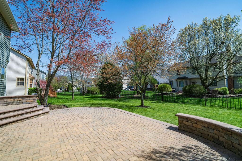 Hilliard, Ohio 43026, United States, 4 Bedrooms Bedrooms, ,3 BathroomsBathrooms,Residential,Contingent,113051