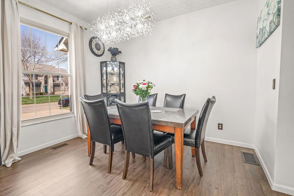 Hilliard, Ohio 43026, United States, 4 Bedrooms Bedrooms, ,3 BathroomsBathrooms,Residential,Contingent,113051